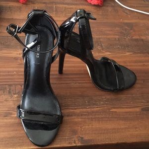 Forever21 strappy heel size 7